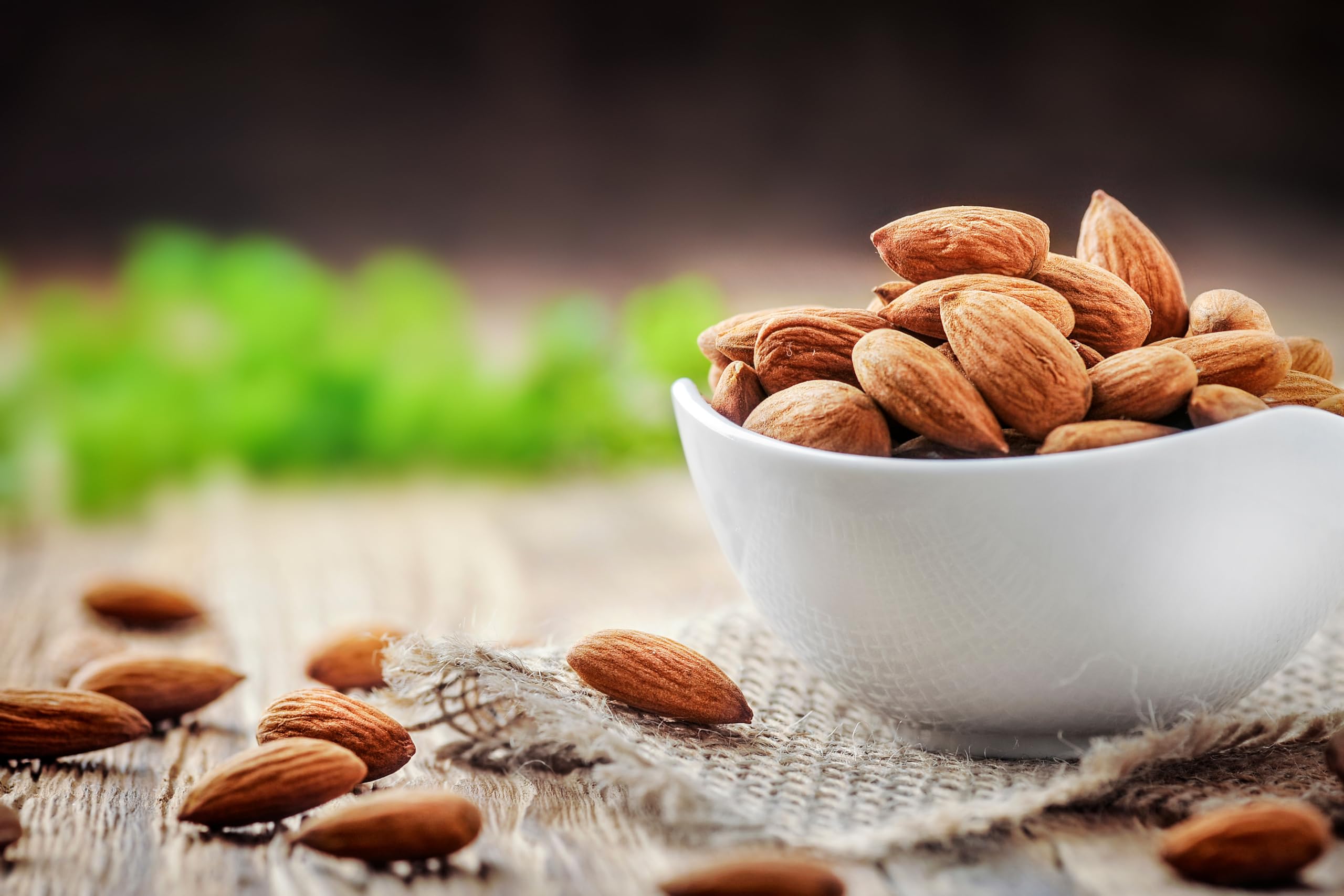 Mundo Feliz Organic Whole Almonds - Raw, Unsalted | 2 x 500g Pack (1kg Total) 4