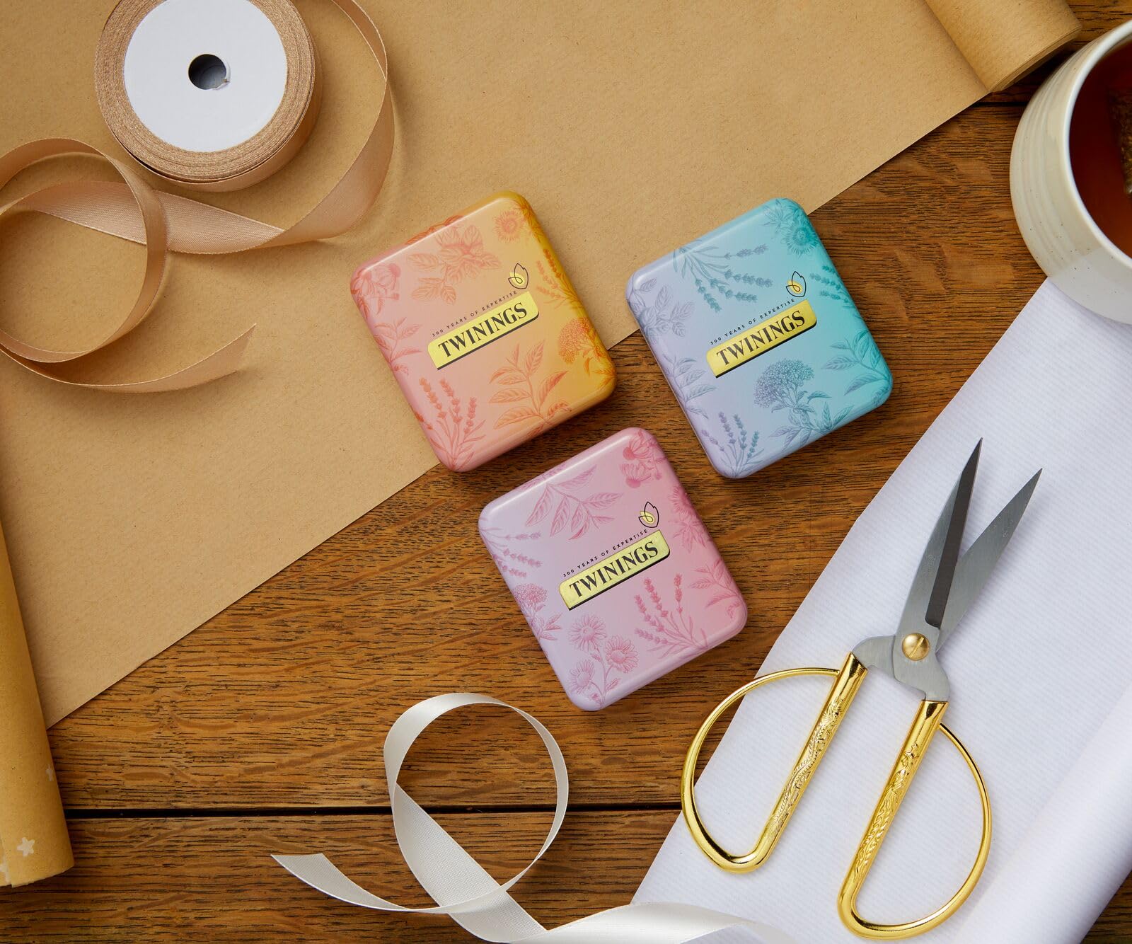 Twinings Festive Limited Edition 4 Pocket Tea Tin with Superblends Sleep and Glow 5