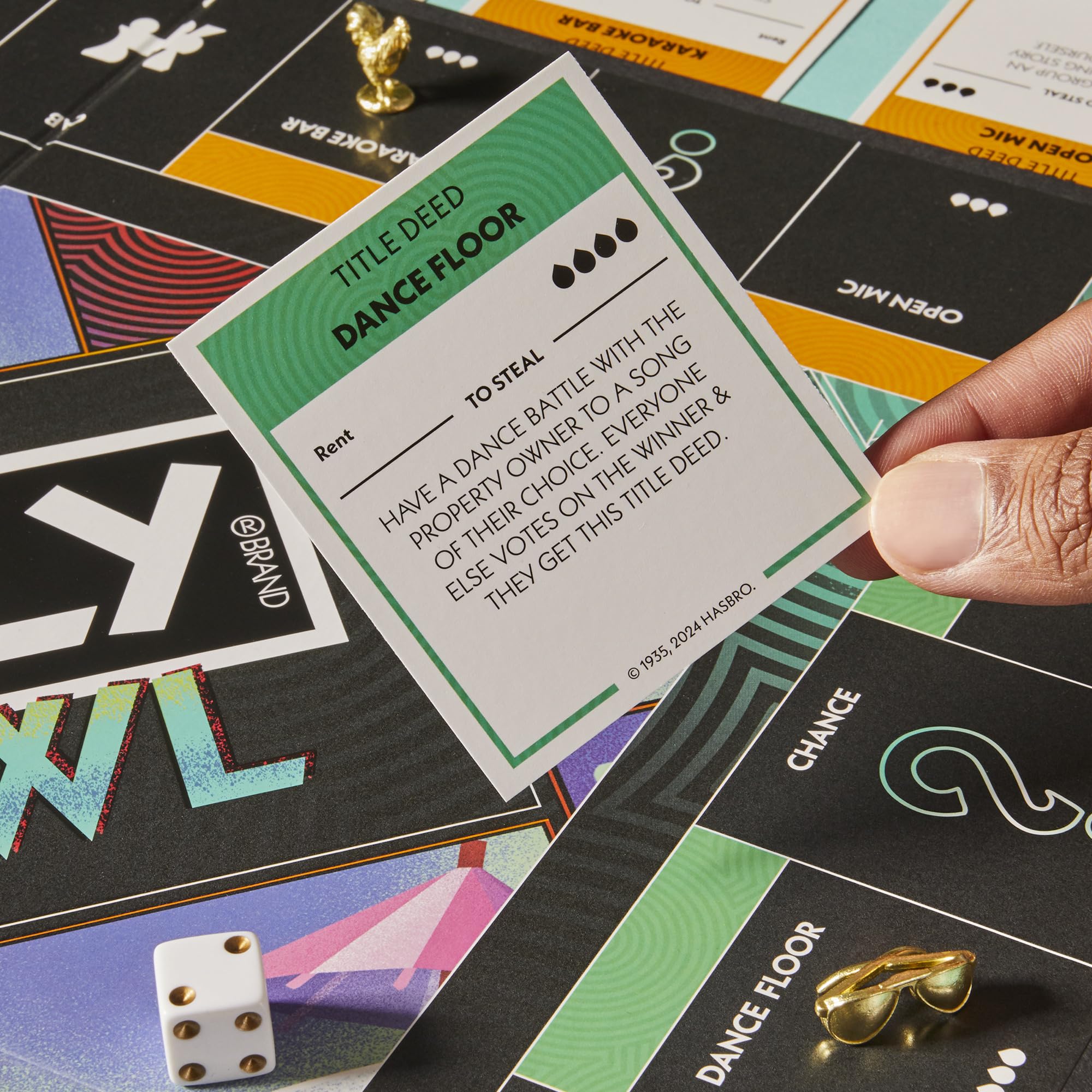 Hasbro Gaming Monopoly Board Crawl Trinkspiel 3