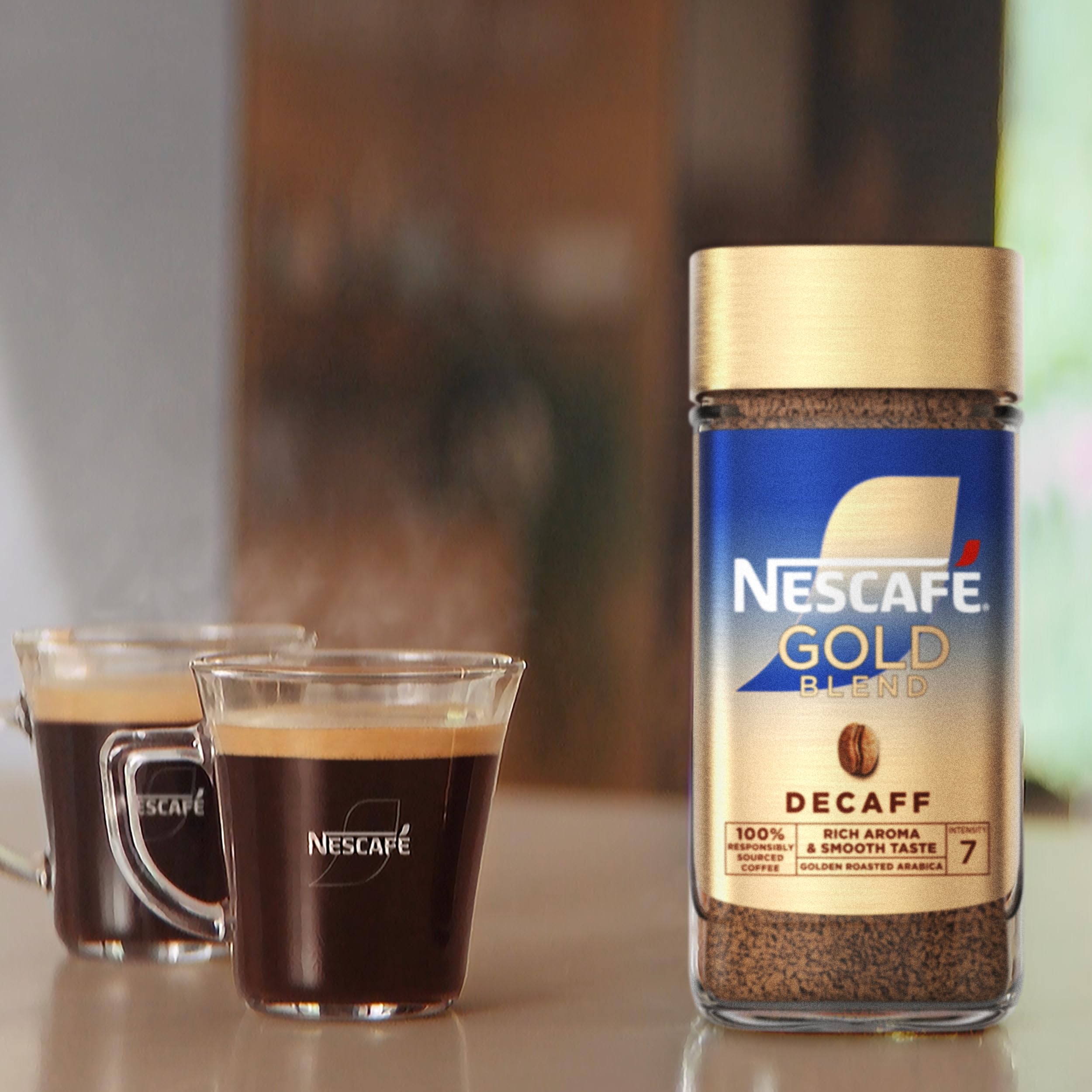 Nescafé Gold Blend Decaf Instant Coffee 200g - Smooth, Rich Aroma, Water-Processed Decaf 10