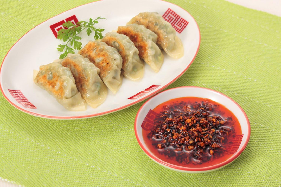 Momoya Taberu La Yu Spicy Chili Oil, 110g