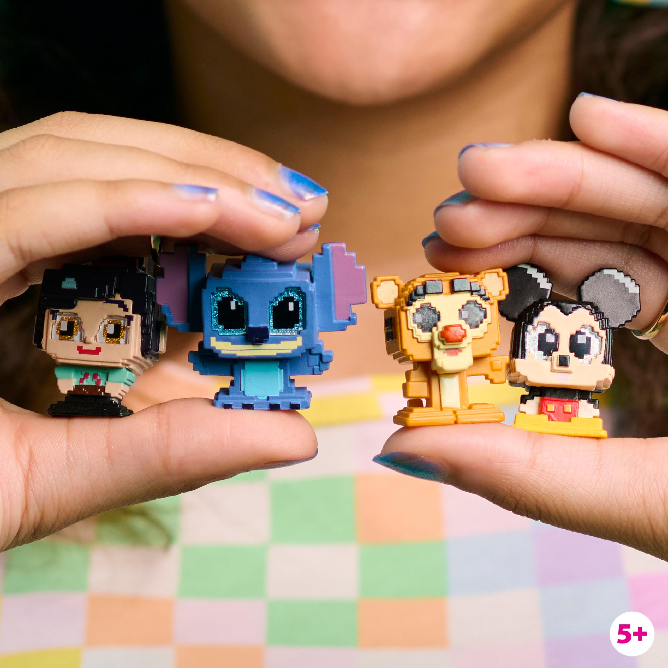 Disney Doorables Pixel Perfect Mini Peek Figures - Blind Bag Collectible Surprise for Kids 5+
