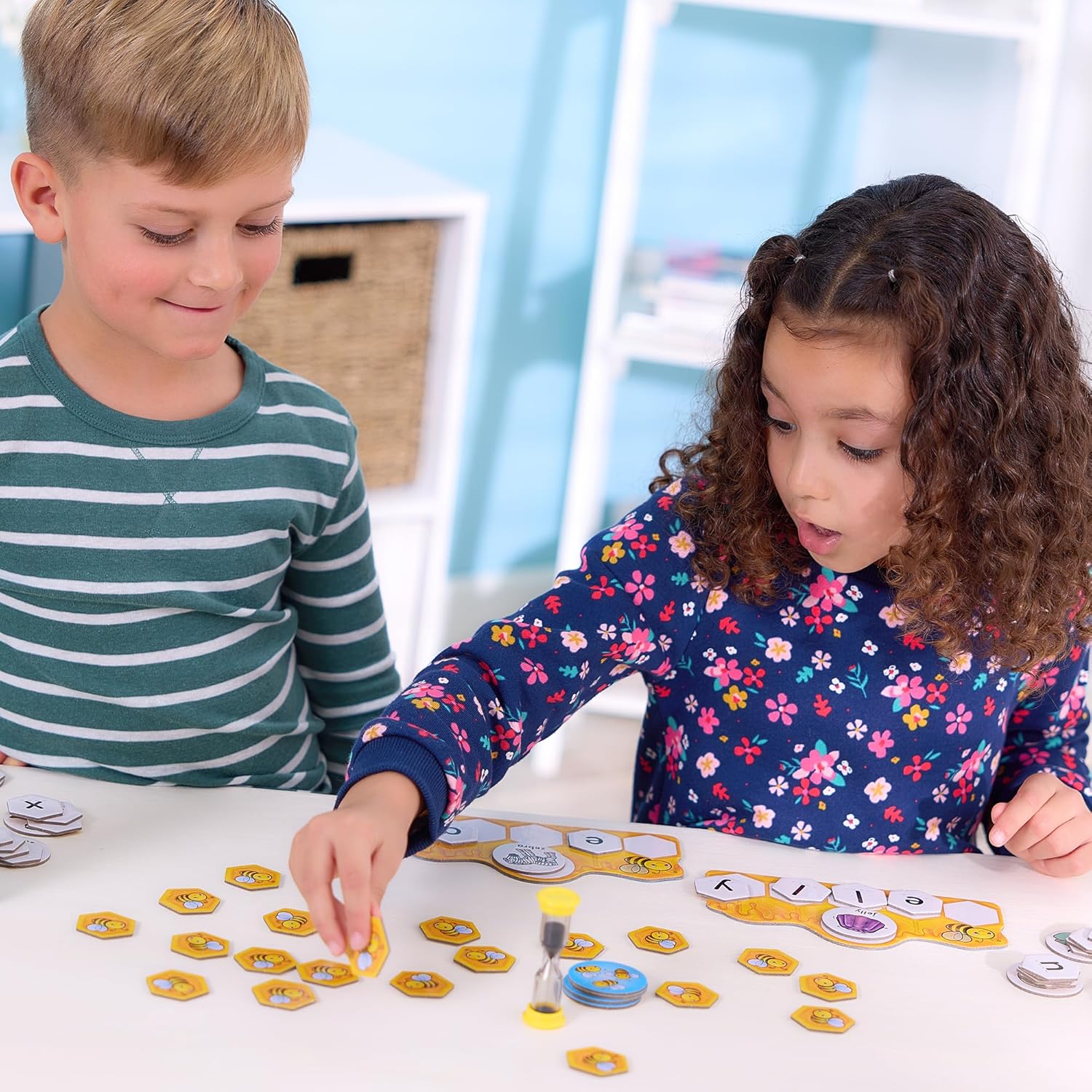 Orchard Toys Buzz Words Educational Literacy Board Game with 4 Ways to Play 6