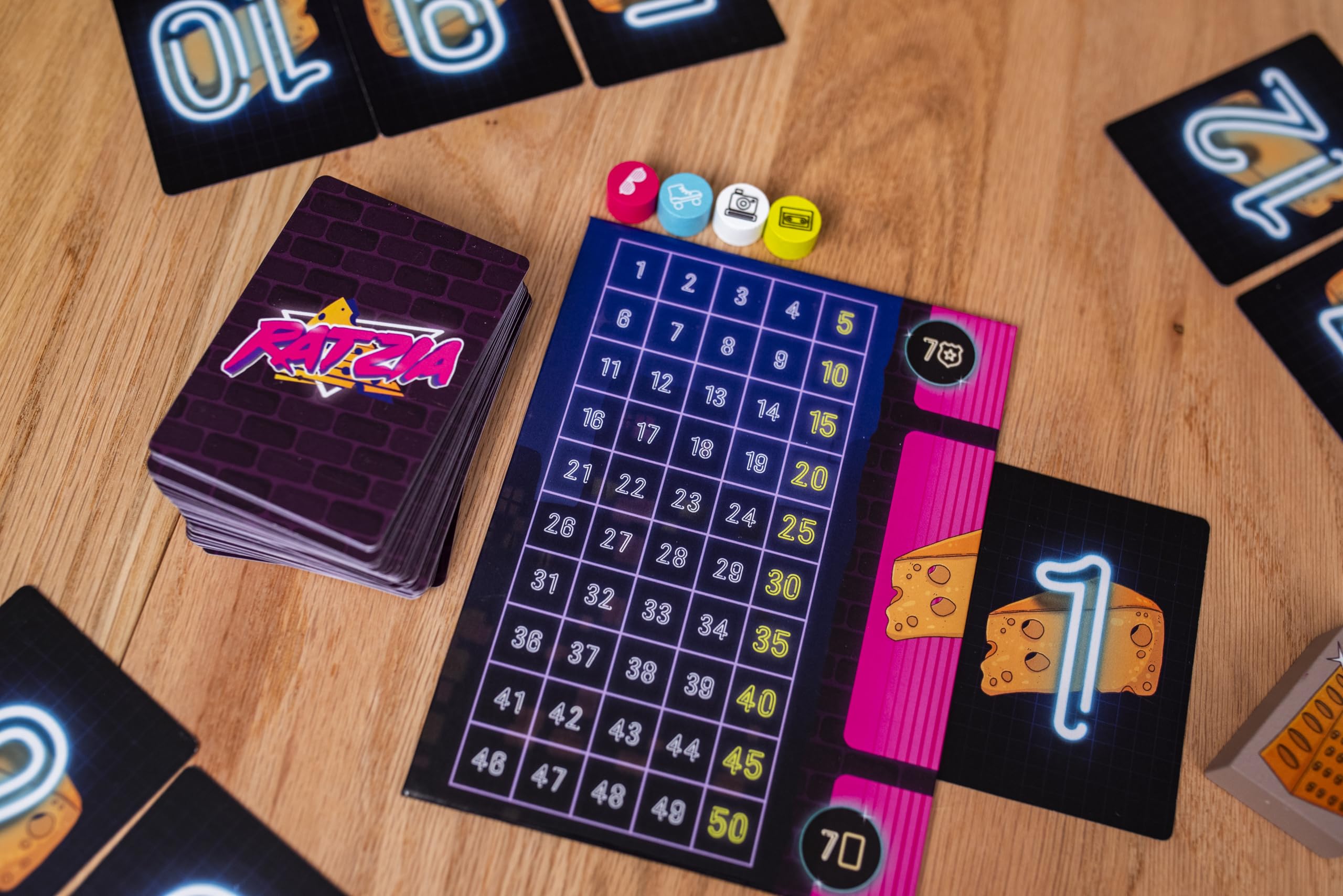 25th Century Games Ratzia - Auction & Gangster Card Game by Reiner Knizia | 2-5 Players | Ages 12+ 5