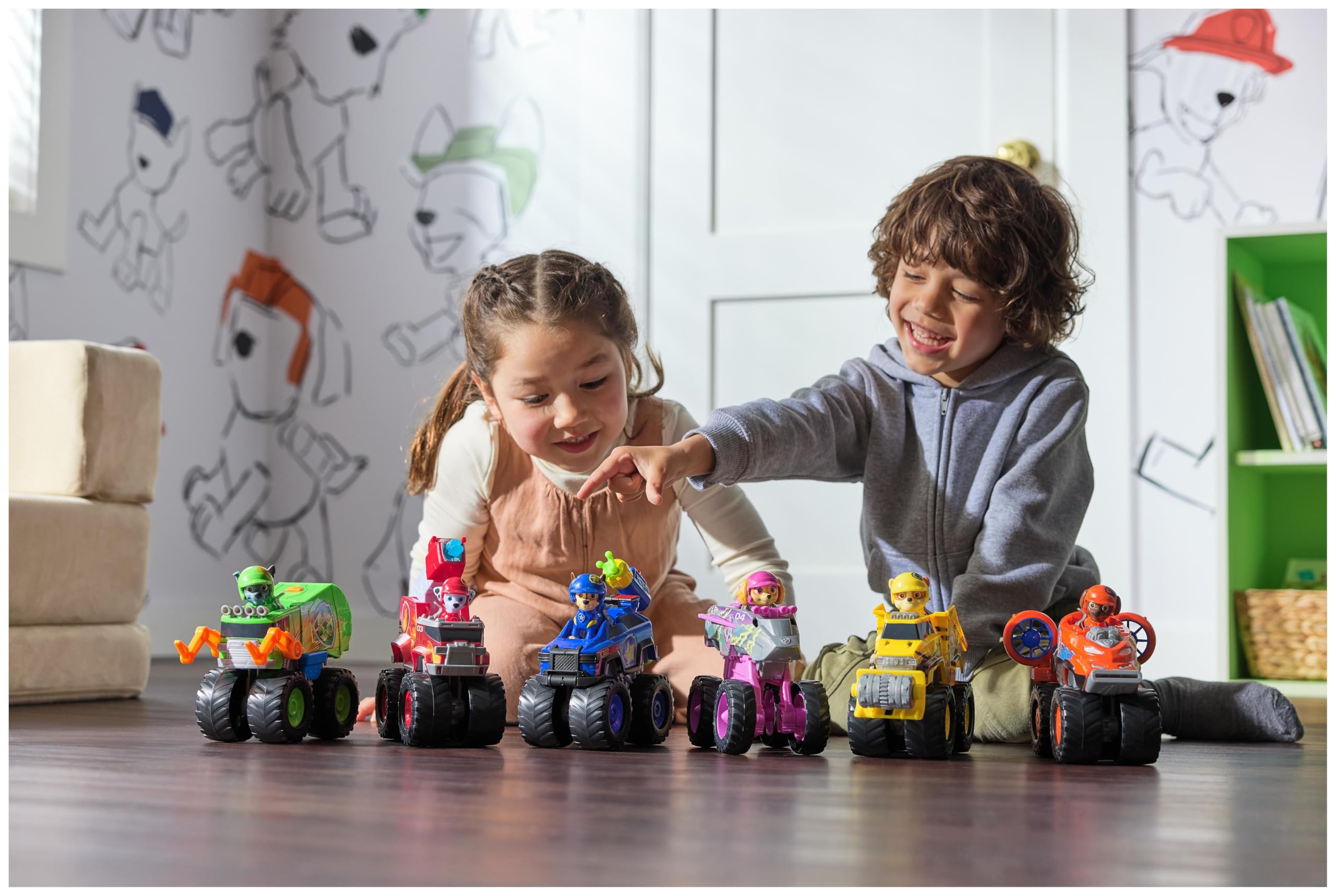Paw Patrol: Rescue Wheels Marshall’s Fire Engine with Projectile Launcher - Vehicle & Action Figure 9