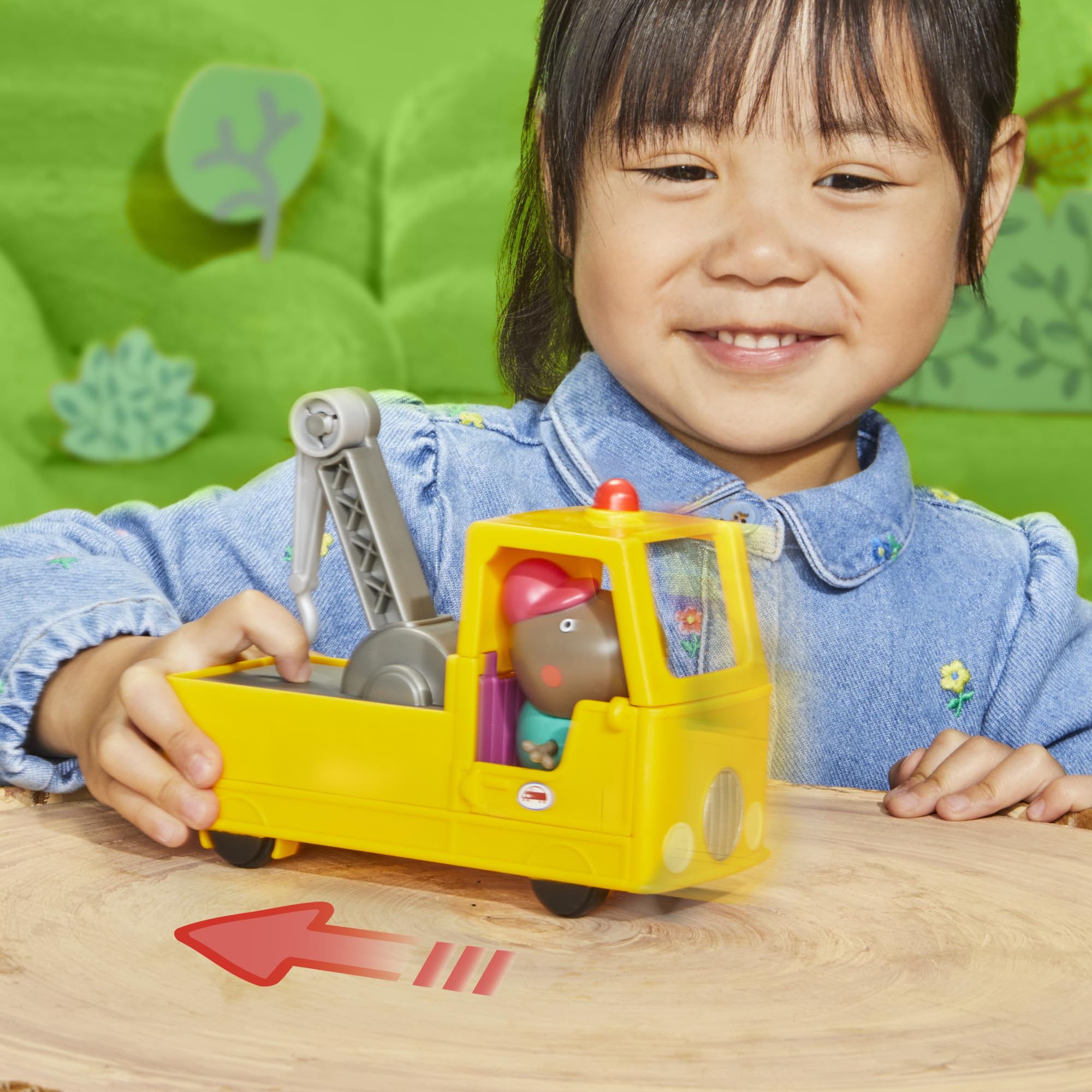 Peppa Pig Granddad Dog's Tow Truck Toy Set - Pull-Back Vehicle with Figure for Ages 3+ 6