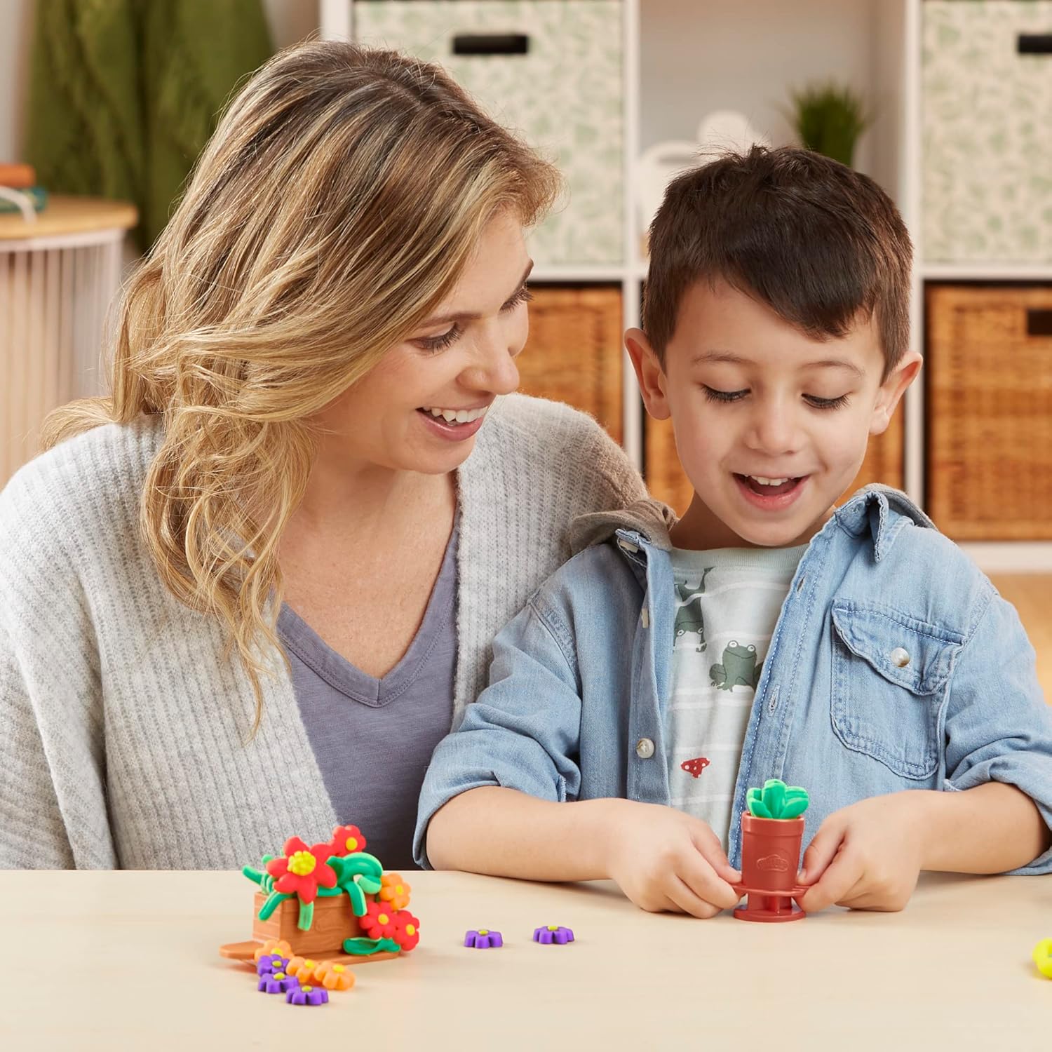 Play-Doh Grow Your Garden Toolset - Sustainable Arts & Crafts Playset for Kids 7