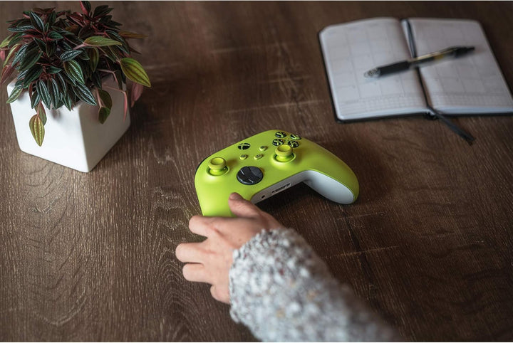 Xbox Wireless Controller – Electric Volt – QAU-00022