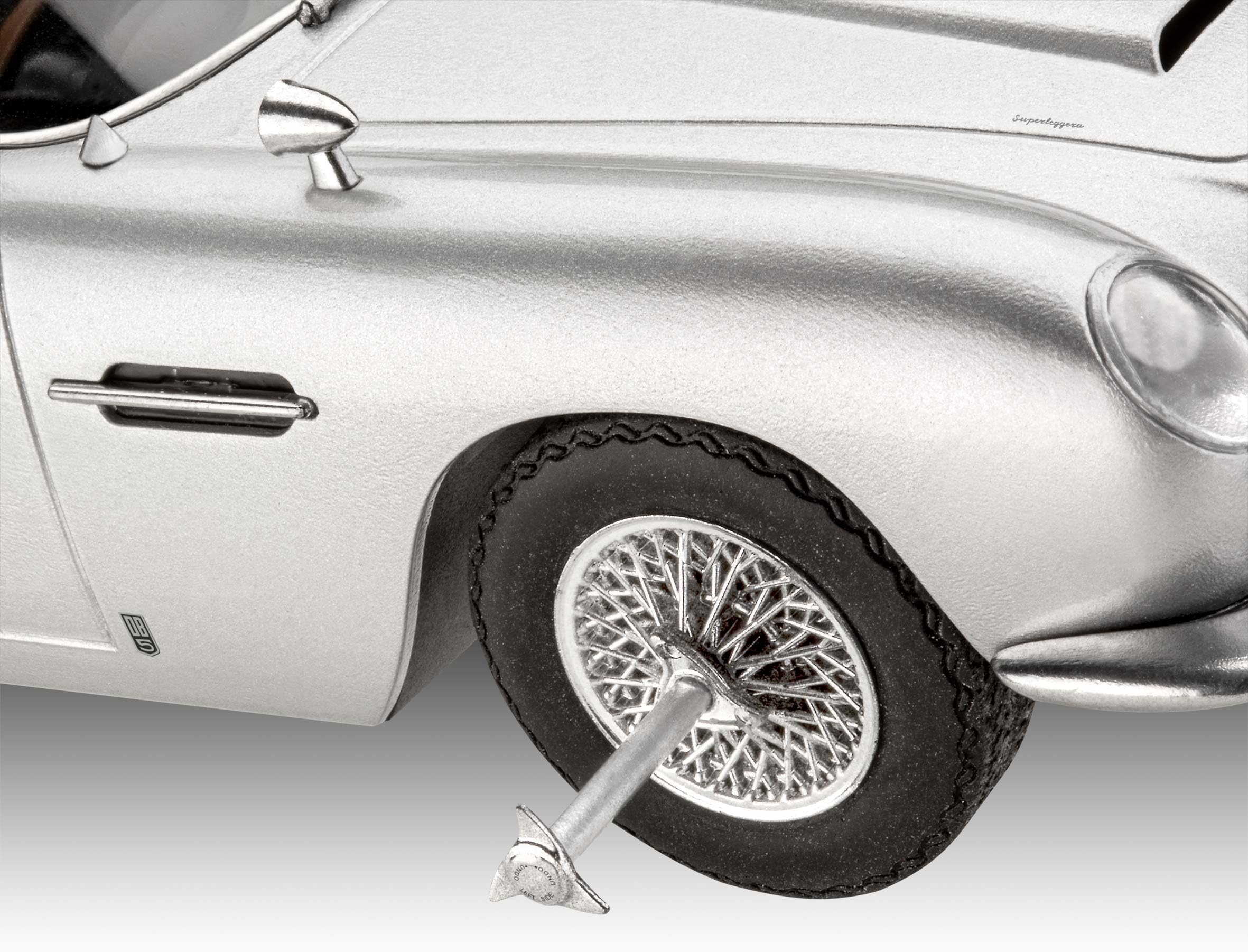 Revell 007 James Bond Aston Martin DB5 Advent Calendar - Easy-Click Model Kit for Ages 10+ 7