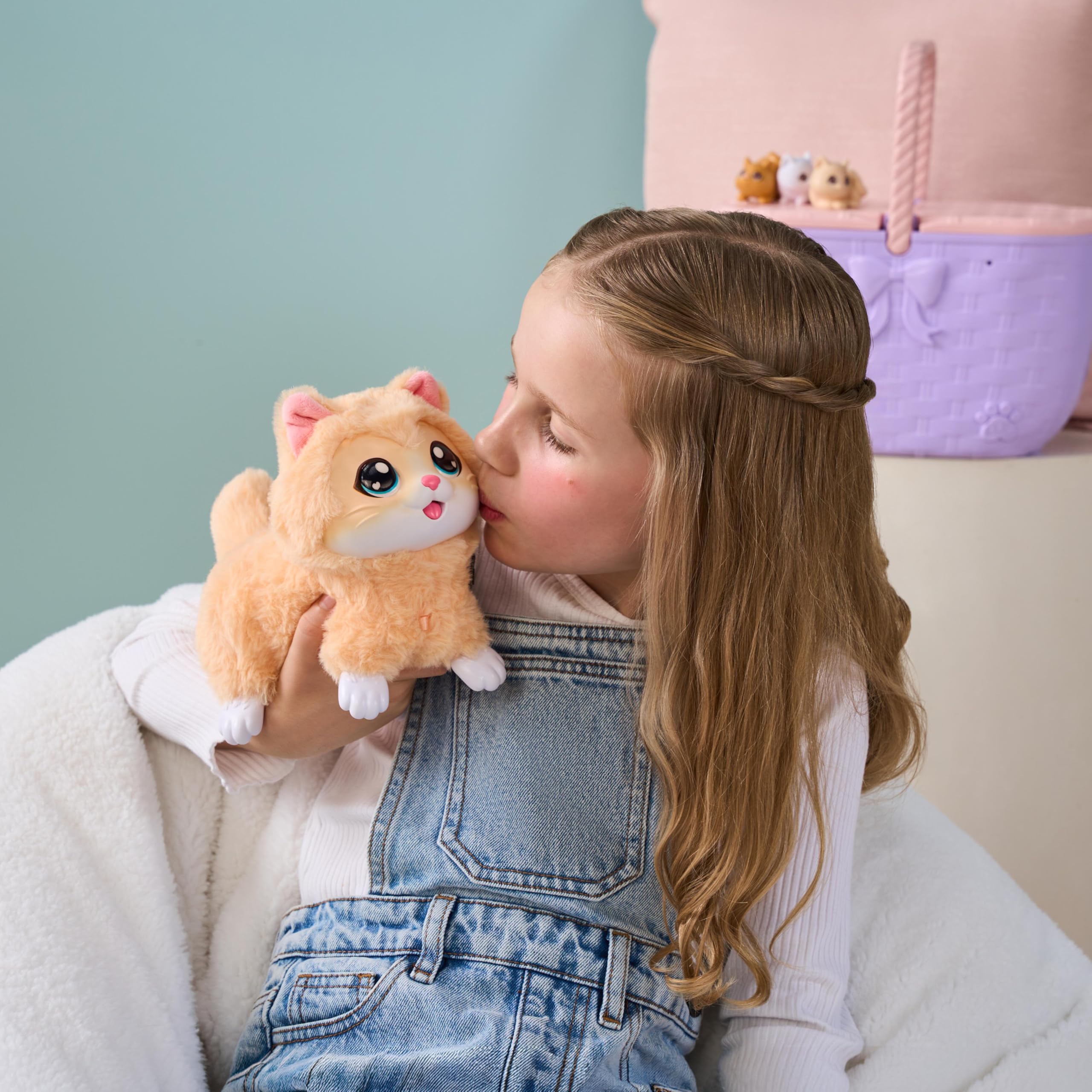 Little Live Pets Mama Surprise Kittens Playset | Interactive Mama with 15+ Sounds | Ages 4+ 6