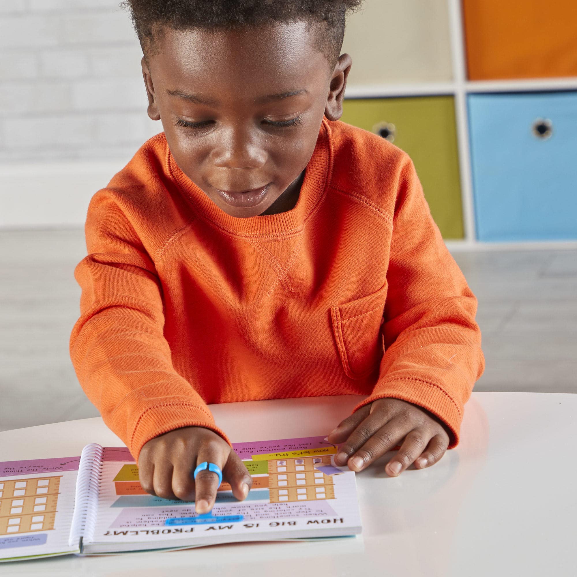 hand2mind Finger Focus Highlighter Set - Dyslexia & Autism Reading Aid | Ages 3+ 7