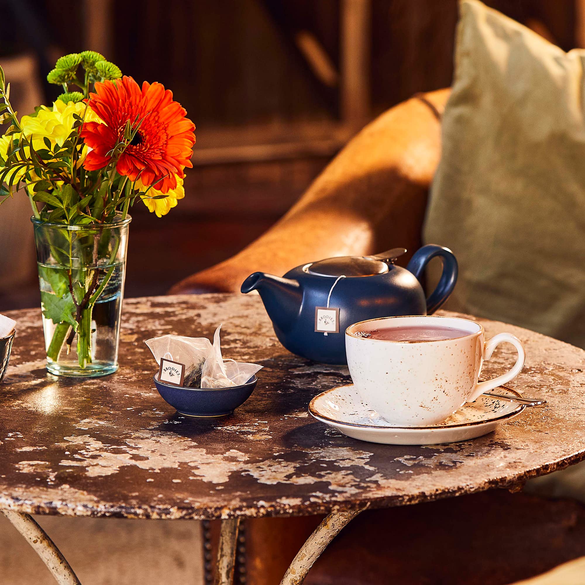 Brodies Scottish Breakfast Tea - 15 Pyramid Tea Bags in Reusable Silver Gift Tin 14