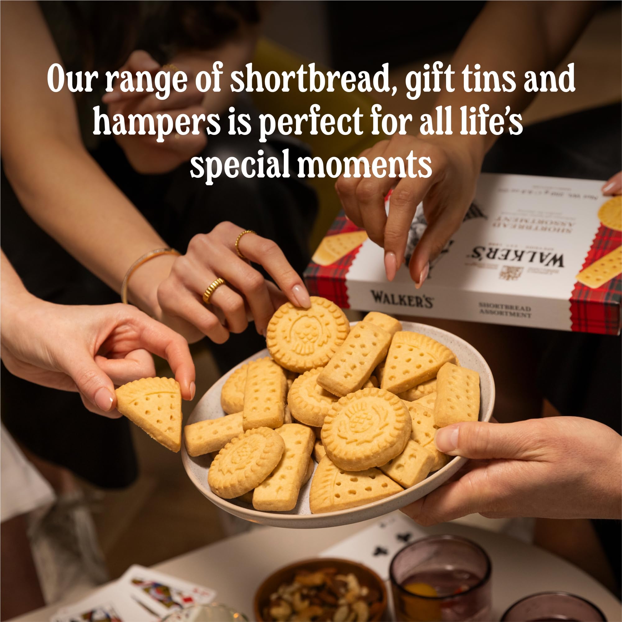Walker's Christmas Spiced Shortbread in Gifting Tube 200g 6