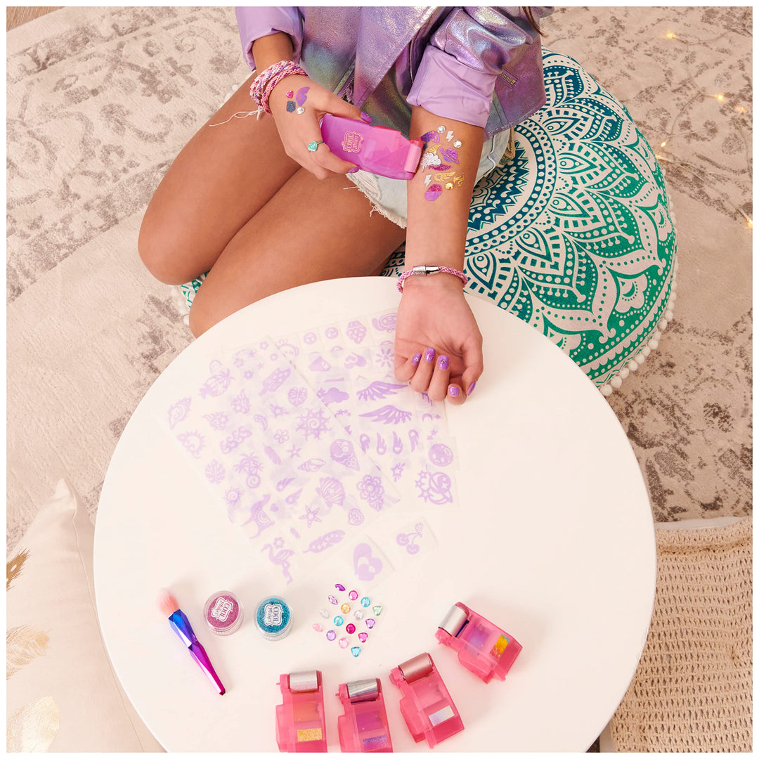 Cool Maker Shimmer Me Body Art avec rouleau, 4 feuilles métalliques et 180 motifs, tatouage temporaire, jouets pour enfants
