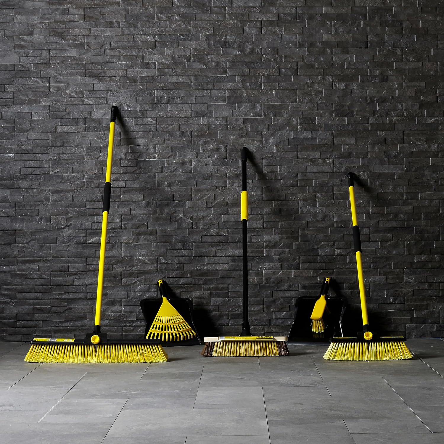 Charles Bentley - Bulldozer Heavy Duty Dustpan & Brush Set 7