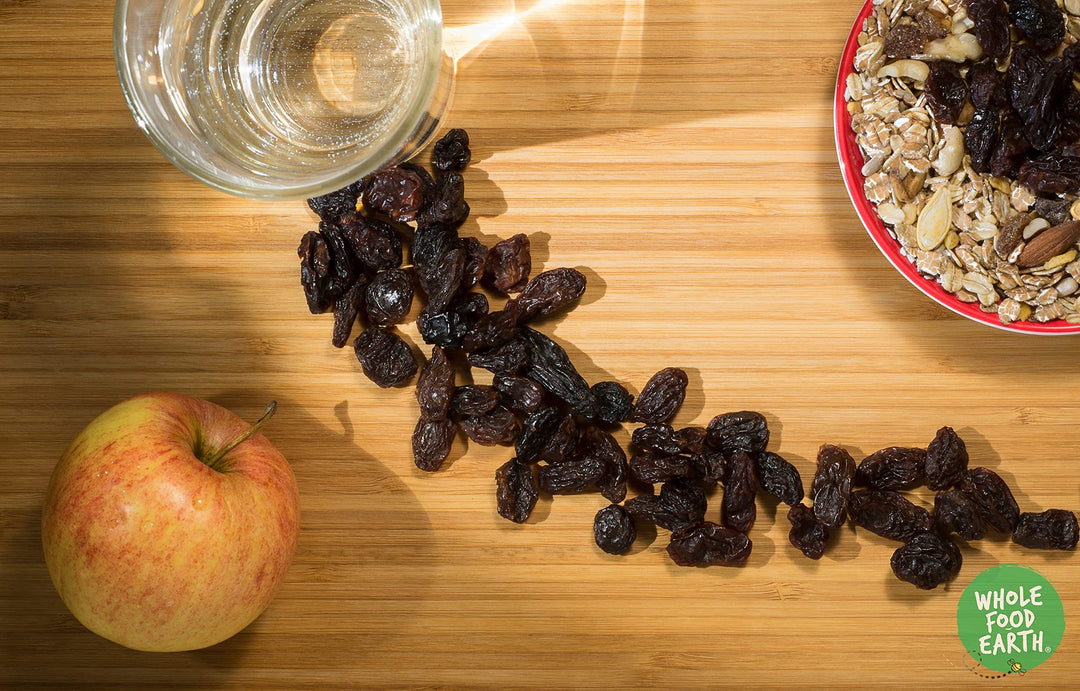 Wholefood Earth Jumbo Black Raisins 1 kg - GMO Free, High Fibre Dried Fruit