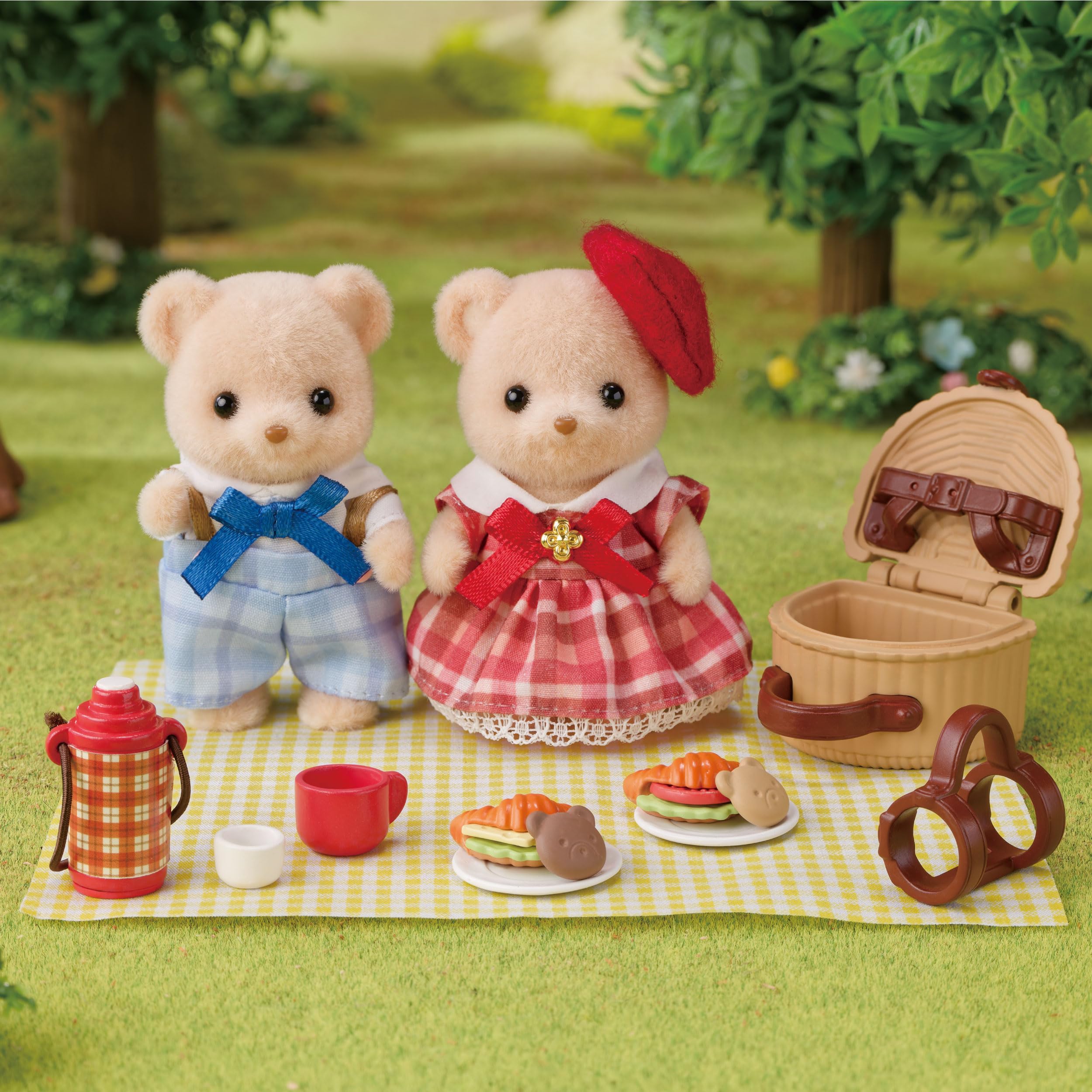 Sylvanian Families Biscuit Bear Sister & Brother Delicious Picnic Playset - Ages 3+