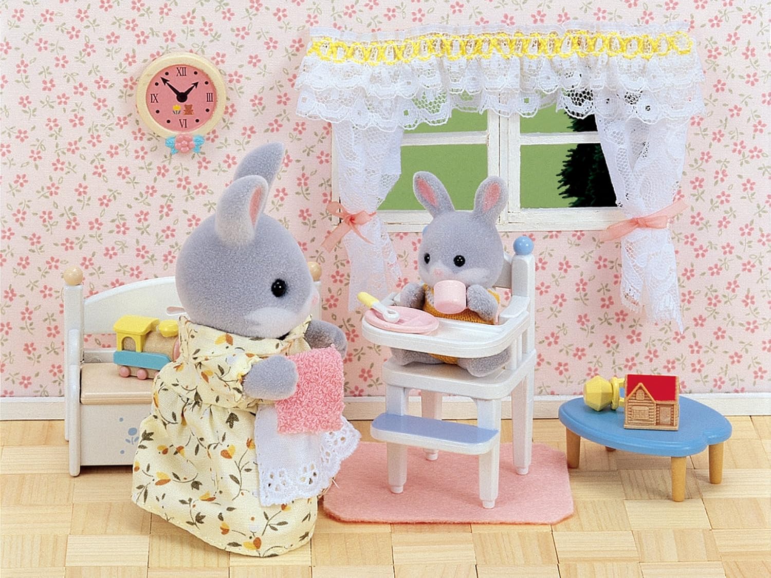 Sylvanian Families Baby High Chair - White with Blue Accents 4
