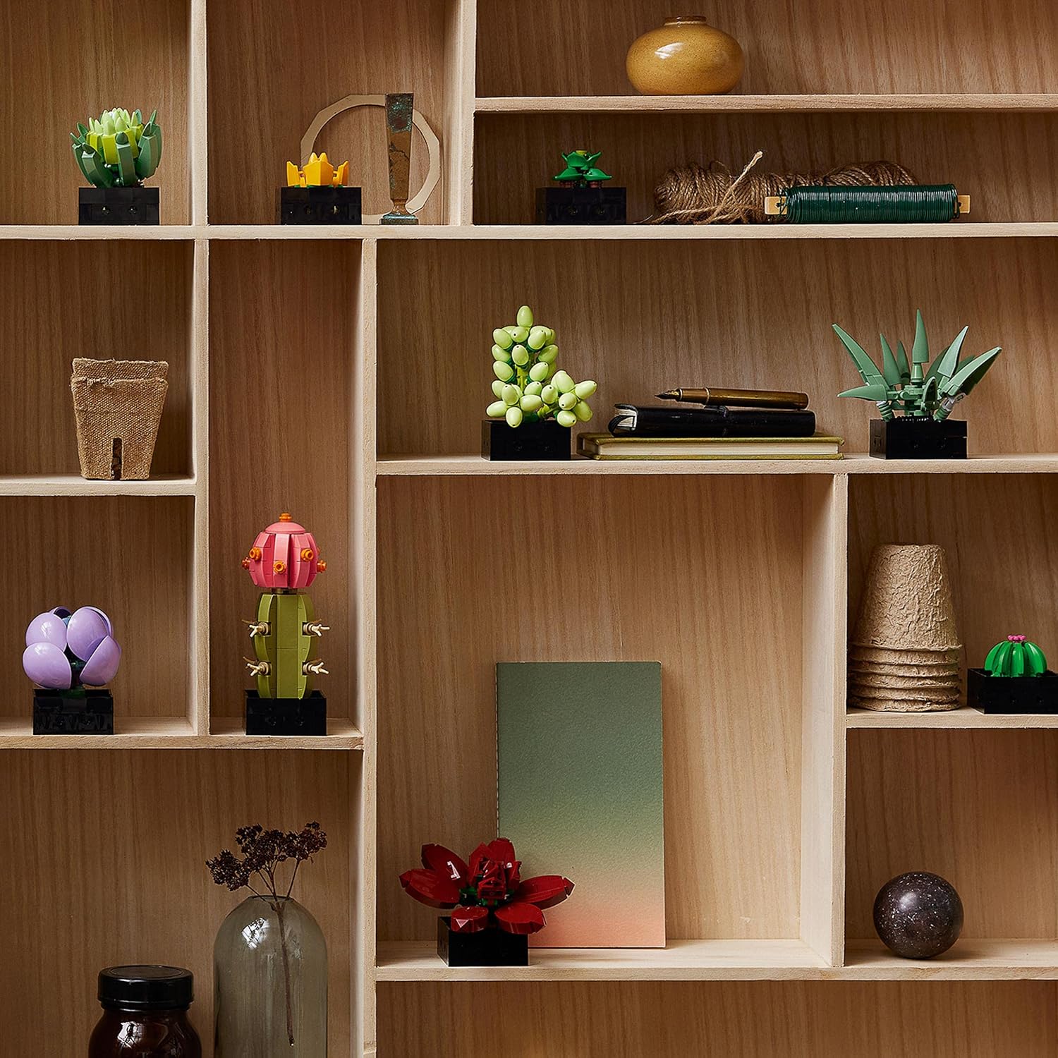 LEGO 10309 Icons Sukkulenten-Set – Künstliche Pflanzen für Erwachsene, Heimdeko &amp; Bauen 6