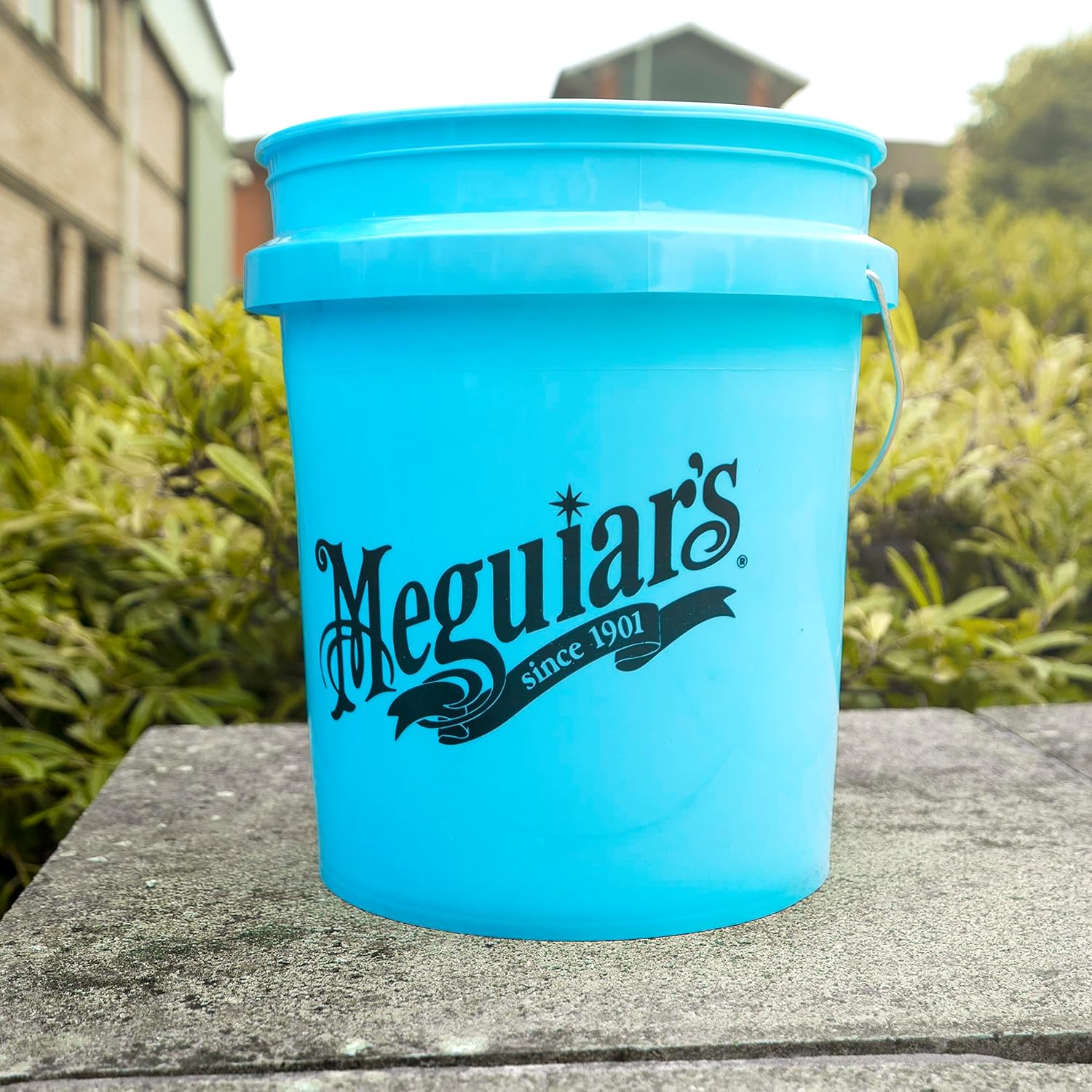 Meguiar's RG206 Blue Hybrid Ceramic Large Car Wash Bucket 5 US Gallon with Grit Guard Compatibility 5