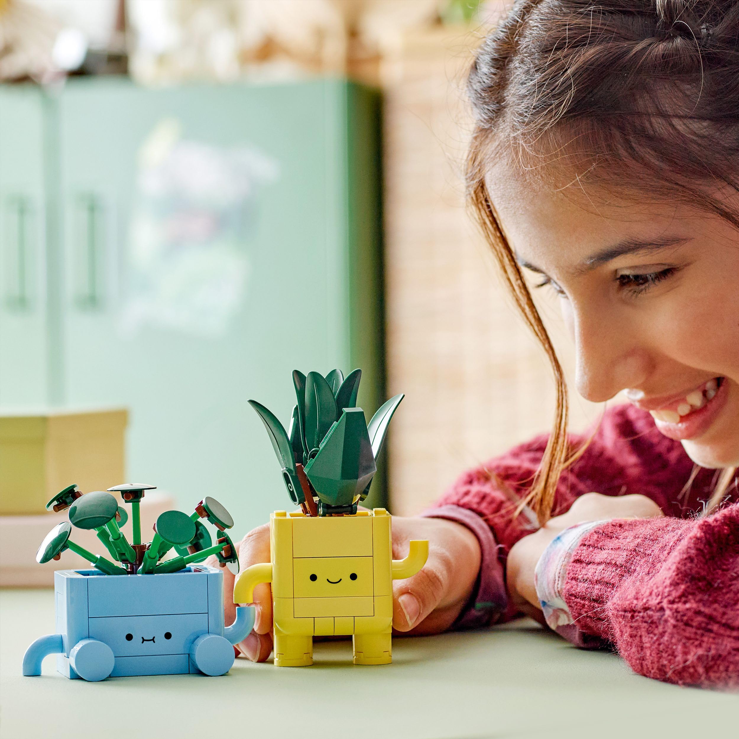 LEGO Botanicals Happy Plants Bauset – 217-teiliges Bastelset für Kinder ab 9 Jahren 14