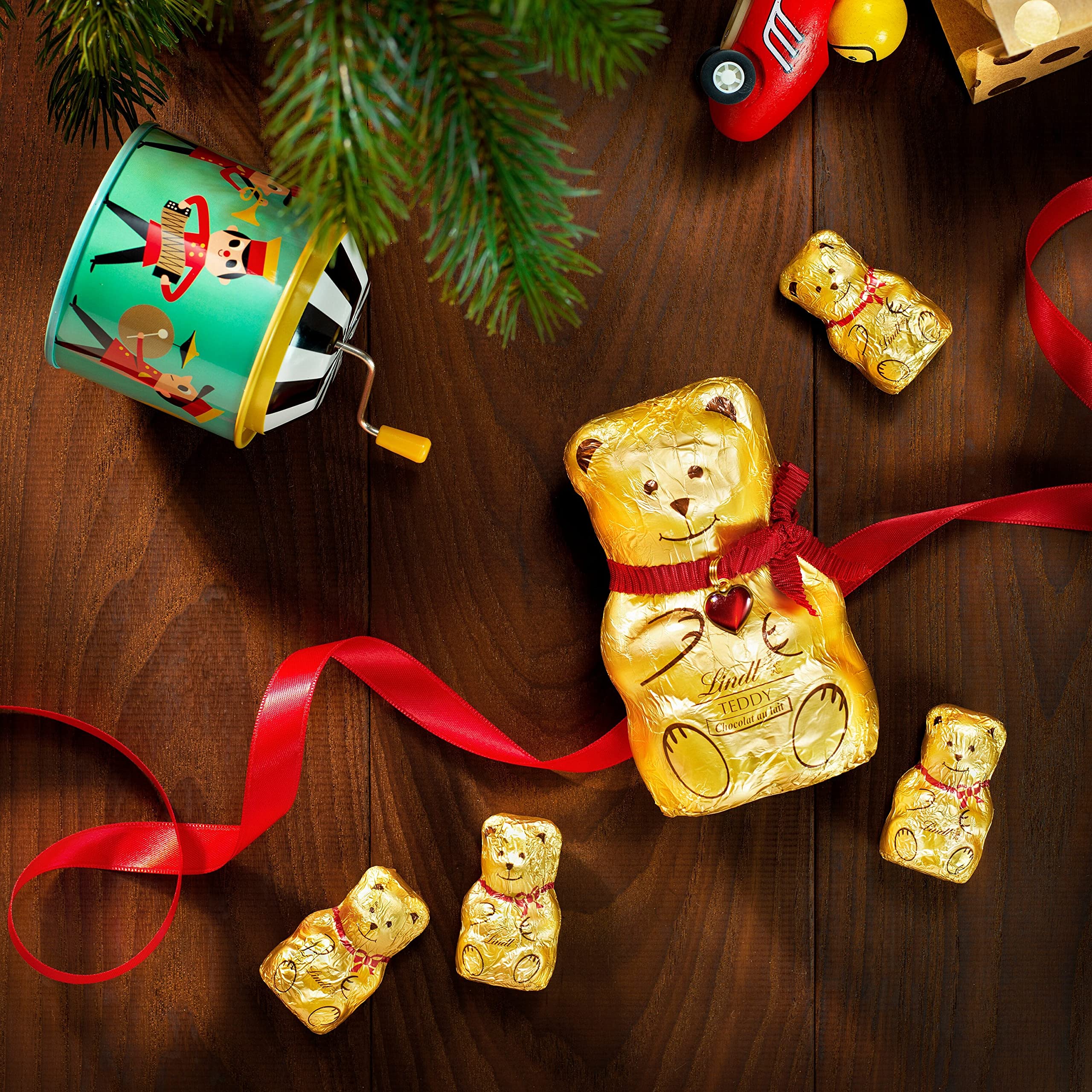 Lindt - Teddy Gold Milk Chocolate Christmas Tree Decorations 60g (6 Teddies) 9