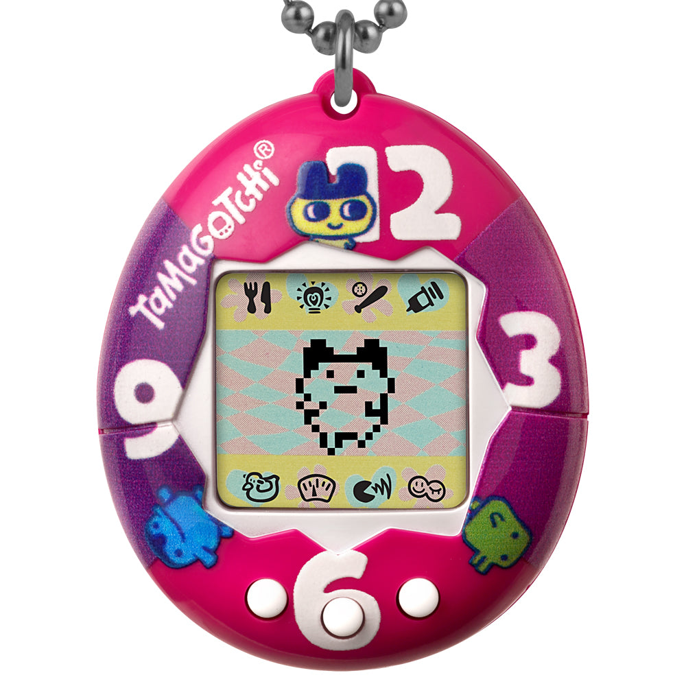 Bandai Tamagotchi Original – „Lila-Pink-Uhr“-Muschel mit Kette – Das Original-Virtual-Reality-Haustier – Beobachten Sie, wie Ihr Charakter wächst und Spiele spielt – Retro-Spielzeug-Schlüsselanhänger im Stil der 90er