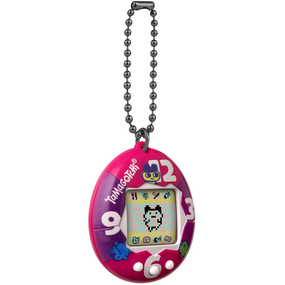 Bandai Tamagotchi Original – „Lila-Pink-Uhr“-Muschel mit Kette – Das Original-Virtual-Reality-Haustier – Beobachten Sie, wie Ihr Charakter wächst und Spiele spielt – Retro-Spielzeug-Schlüsselanhänger im Stil der 90er