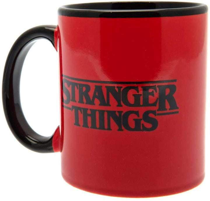 Set regalo Stranger Things con tazza in ceramica, portachiavi e sottobicchiere in scatola di presentazione