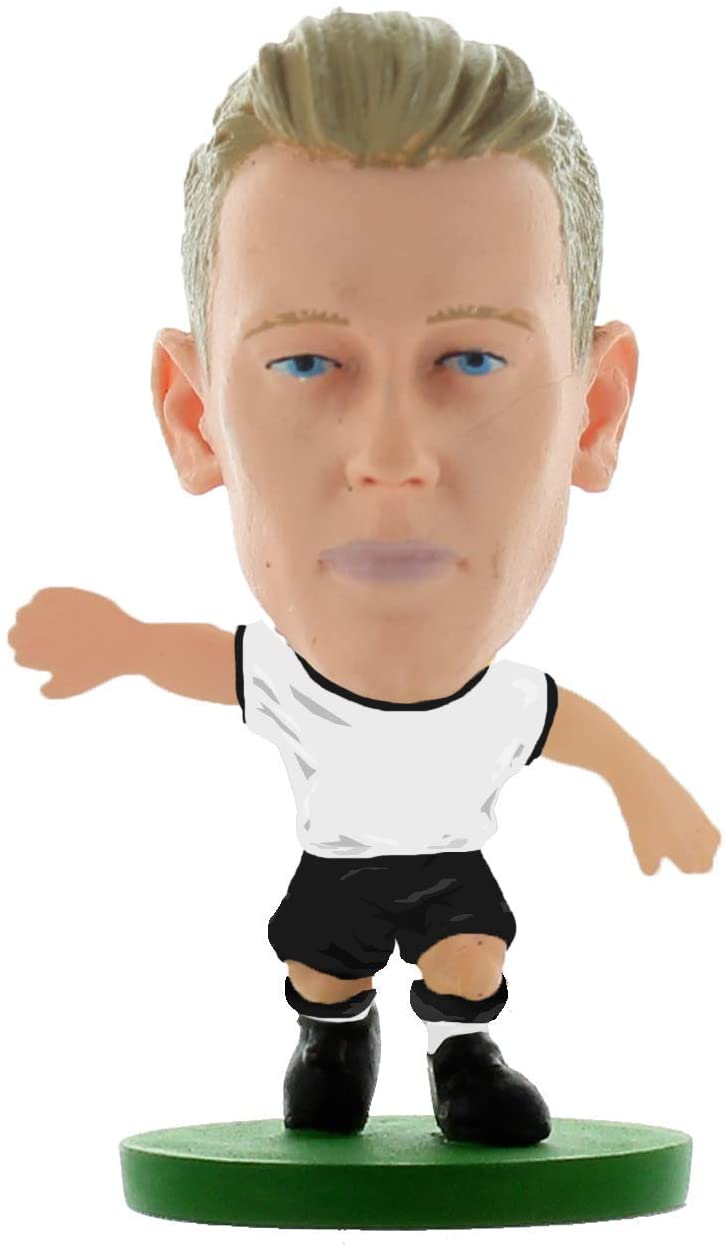 SoccerStarz Germany Julian Brandt (New Kit) /Figures