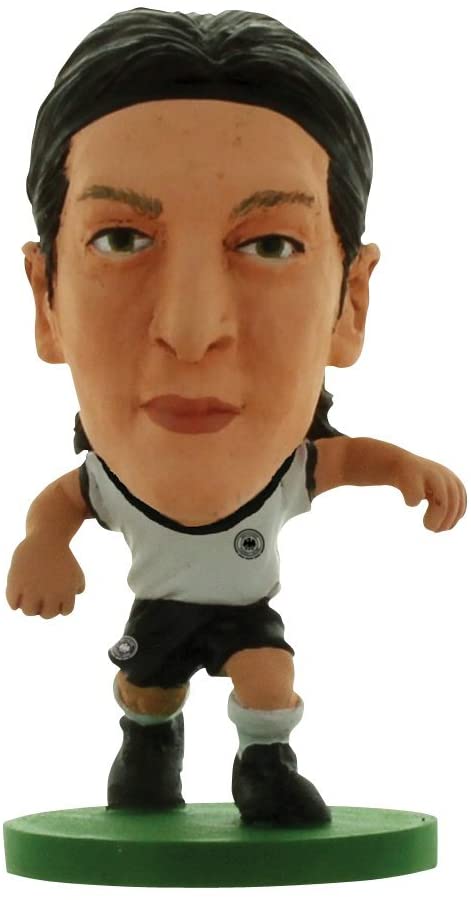 SoccerStarz Germany International Blister de figurines comprenant le kit de maison Mesut Ozil