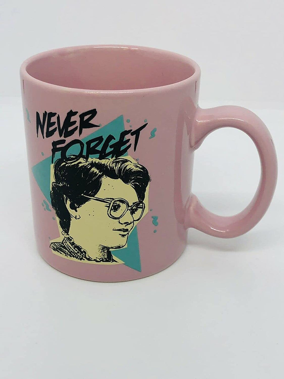Funko Loungefly Stranger Things – Never Forget Barb Rosa Tasse