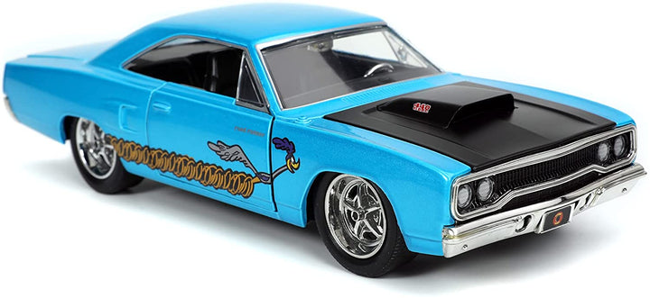 Jada 253255028 Looney Toons Road Runner Plymouth in Scala 1:24 Druckguss mit der Personaggio di Willy il Coyote, 8 Jahre Tunes-Modelle, mehrfarbig