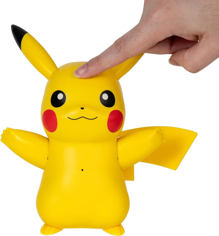 Pokémon PKW3330 Train and Play Deluxe 4,5-Zoll-Pikachu-Figur mit Licht und Sound