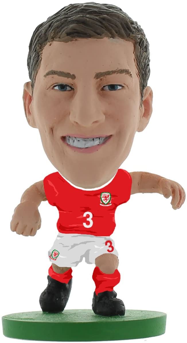 SoccerStarz SOC1045 La figura della squadra nazionale del Galles con licenza ufficiale di Ben Davies nel kit casalingo