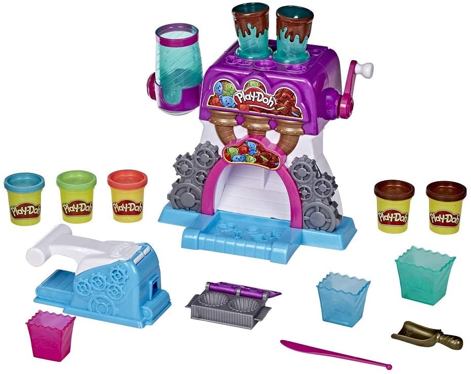 Play-Doh Kitchen Creations Candy Delight Playset for Kids 3 Years and Up with 5 Cans