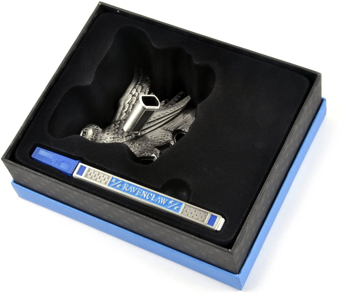 The Noble Collection Harry Potter Ravenclaw House Stift- und Schreibtischständer – Stift- und Rabenmaskottchenständer aus Druckgussmetall – Offiziell lizenziertes Filmset, Film-Requisiten, Zauberstab, Geschenke, Schreibwaren