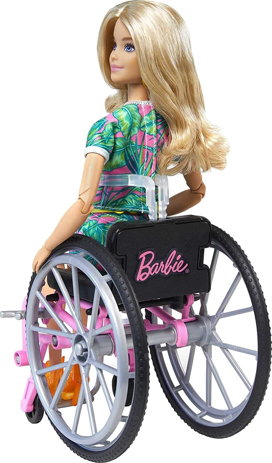 Muñeca Barbie Fashionistas GRB93 con silla de ruedas y cabello largo y rubio