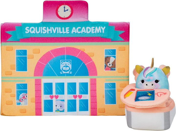 Squishville SQM0325 Deluxe Academy Playscene – inklusive 2-Zoll-Plüschzubehör