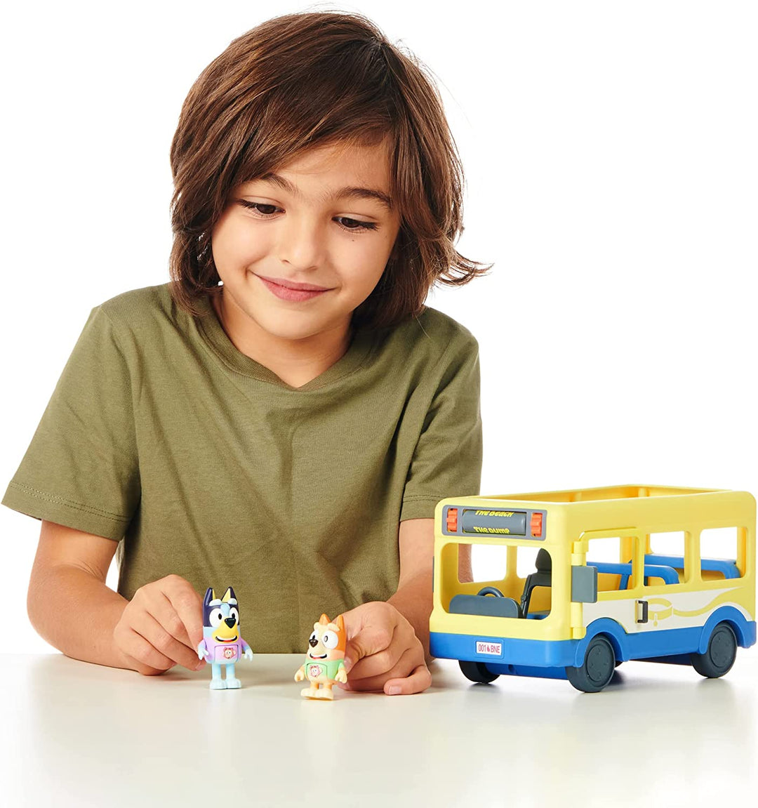 Bluey's Bus 17345 Fahrzeugpaket mit zwei 2,5–3 Zoll großen Figuren