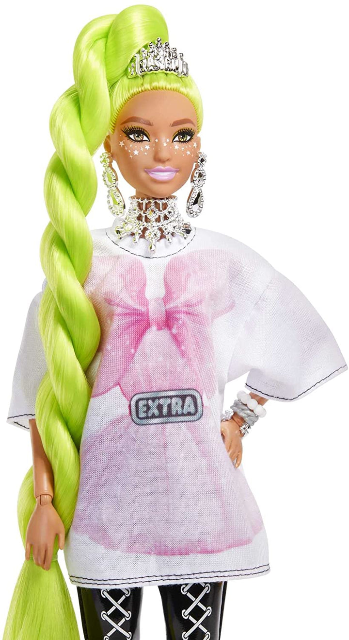 Barbie Extra-Puppe Nr. 11 in übergroßem T-Shirt und Leggings mit Haustier, für Kinder ab 3 Jahren