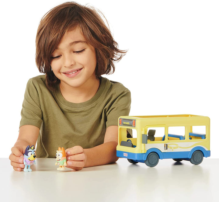 Bluey's Bus 17345 Fahrzeugpaket mit zwei 2,5–3 Zoll großen Figuren