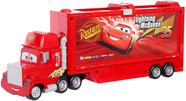 Disney en Pixar&#39;s Cars Track Talkers Mack, Lightning McQueen&#39;s Hauler, Lights and Sounds Car Carrier