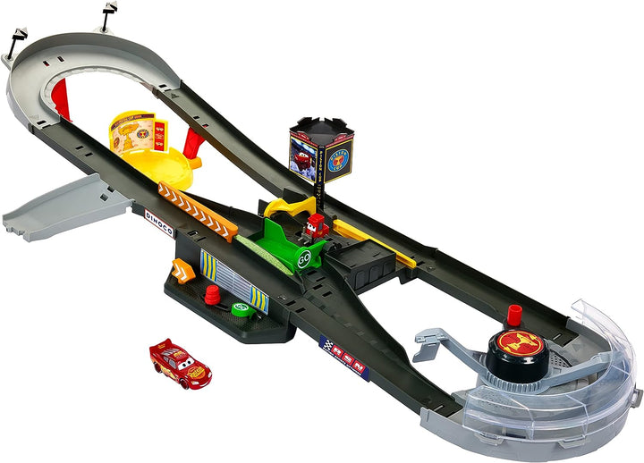 Disney und Pixar Cars Track Set, Piston Cup Action Speedway-Spielset mit 1:55 Sc