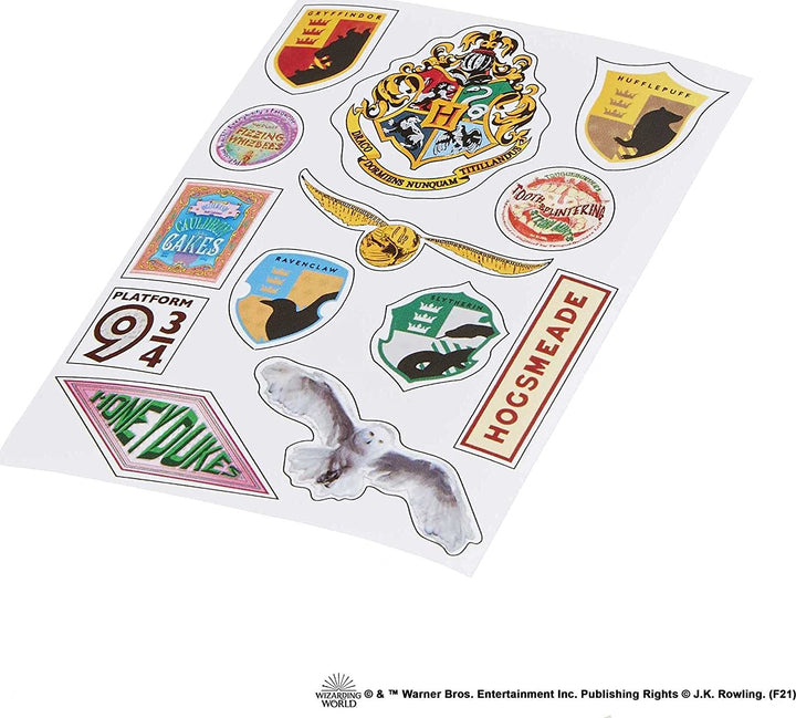 Harry Potter verzamelplatform 9 3/4 pop (10-inch), beweegbaar, draagt reismode, met Hedwig, bagage en accessoires