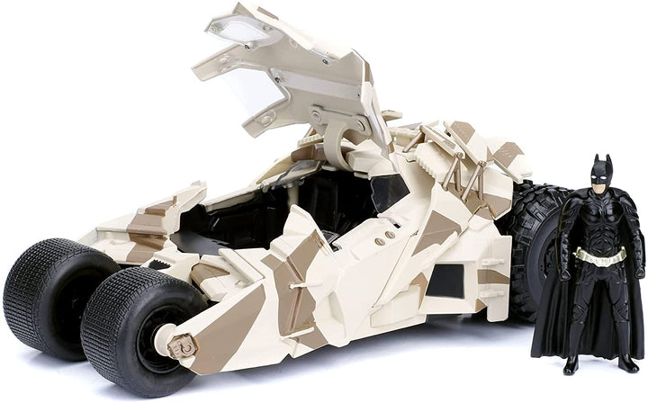 Jada Toys Tumbler Camo Batmobile Hochdetailliertes Modellauto im Maßstab 1:24 mit Batman-Figur, Cockpit und Türen zum Öffnen mit Rad