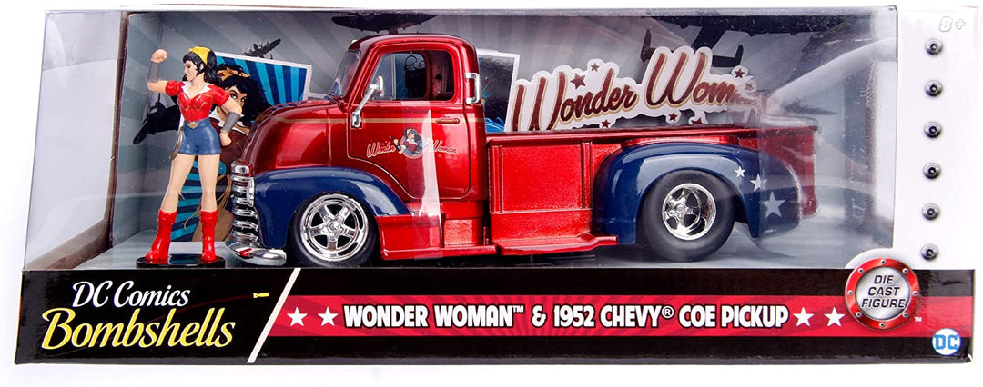 Jada Toys 253255010 DC Bombshells 1952 Chevy COE Pickup-Auto, Spielzeugauto aus Druckguss, Türen, Kofferraum und Motorhaube zum Öffnen, inklusive Wonder Woman-Figur, Maßstab 1:24, Rot/Blau
