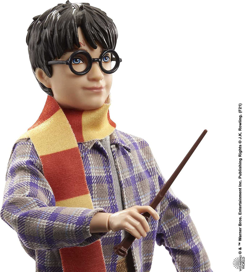 Harry Potter Collectible Platform 9 3/4 Doll (10-inch), Posable, Wearing Travel Fashion, with Hedwig, Luggage & Accessories