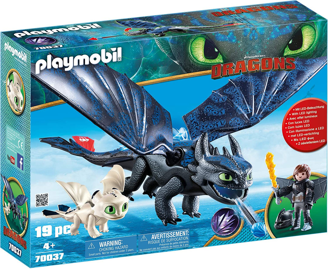 Playmobil 70037 DreamWorks Draghi, singhiozzo e sdentato con cucciolo di drago, batterie alcaline AAA Duracell Optimum, confezione da 4