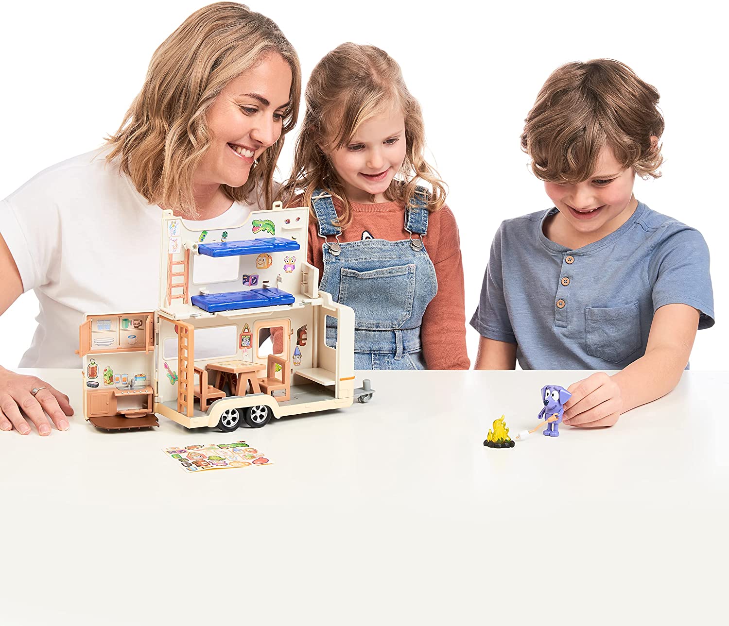 Bluey's Caravan Adventures Spielset – Verwandelbares Spielset mit Figur und Zubehör 3
